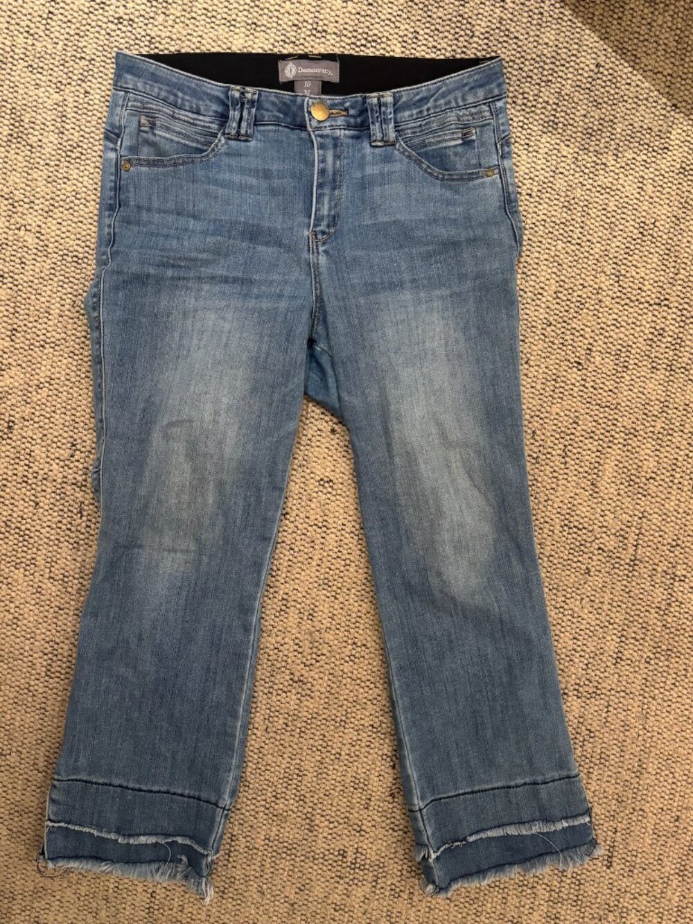 DEMOCRACY - "Ab"solution Cropped Raw Hem Jeans.